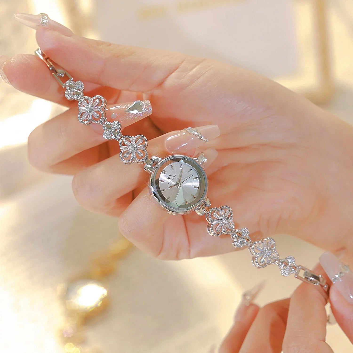 Montre Bracelet “Lucky” – Élégante & Minimaliste